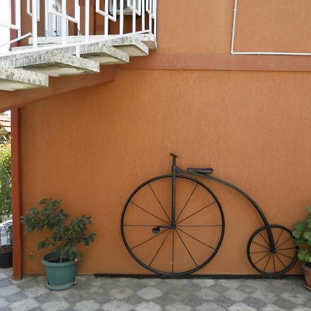 Casa De Khasia Zugdidi Buitenkant foto