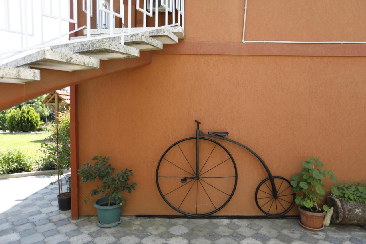Casa De Khasia Zugdidi Buitenkant foto