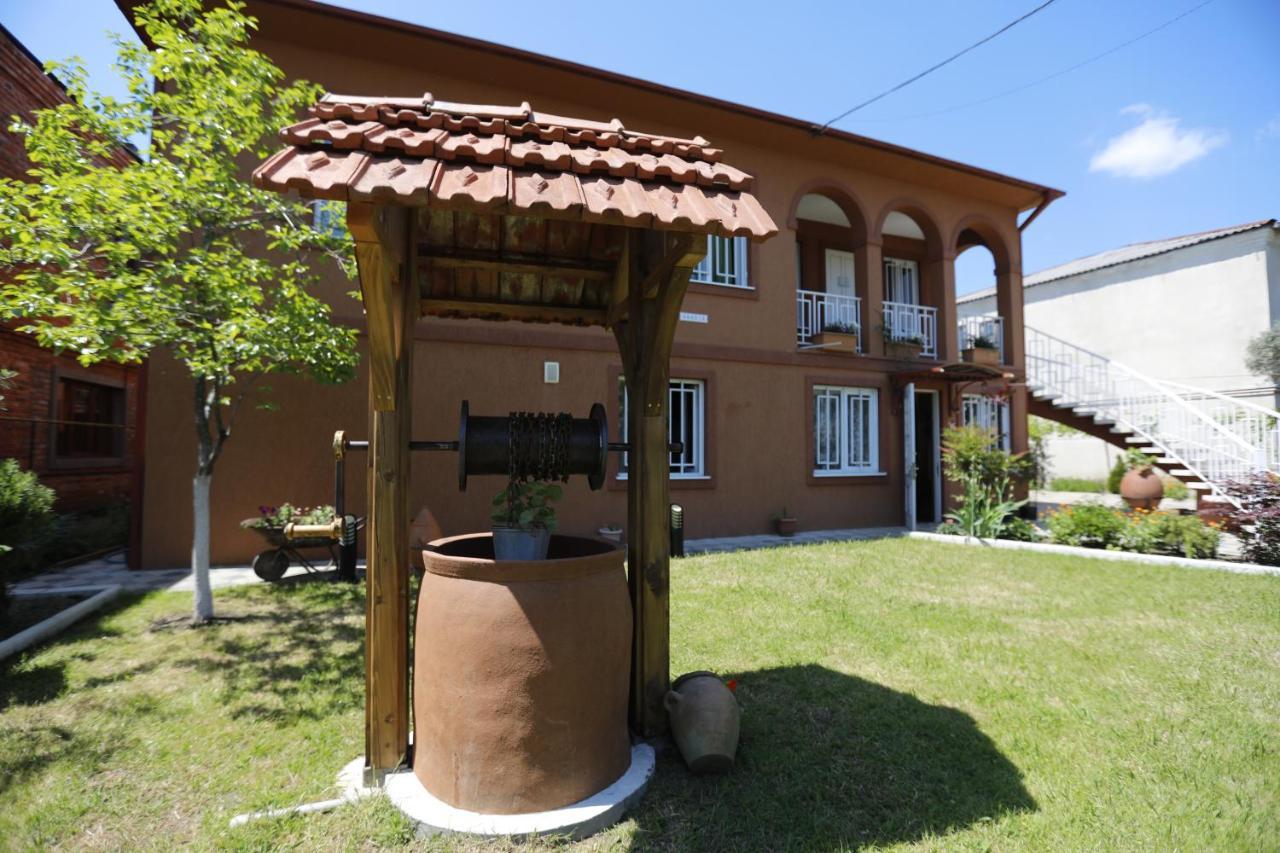 Casa De Khasia Zugdidi Buitenkant foto
