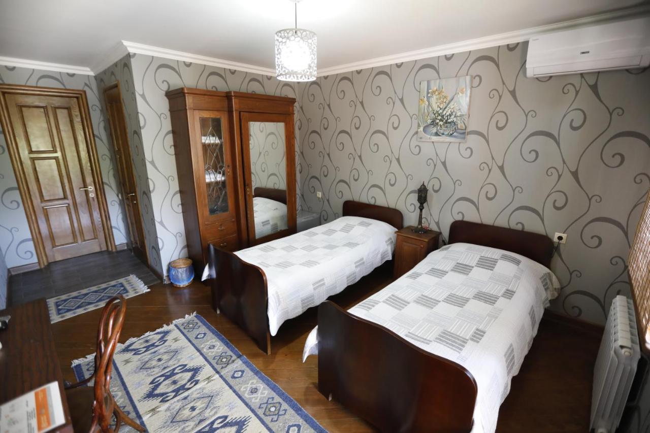 Casa De Khasia Zugdidi Buitenkant foto