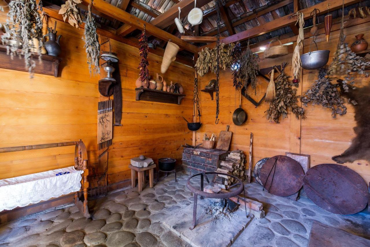 Casa De Khasia Zugdidi Buitenkant foto