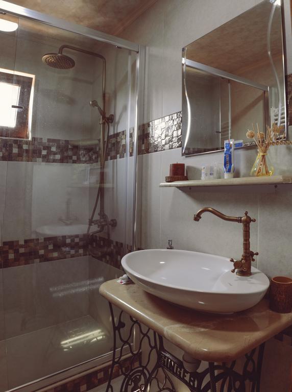 Casa De Khasia Zugdidi Buitenkant foto