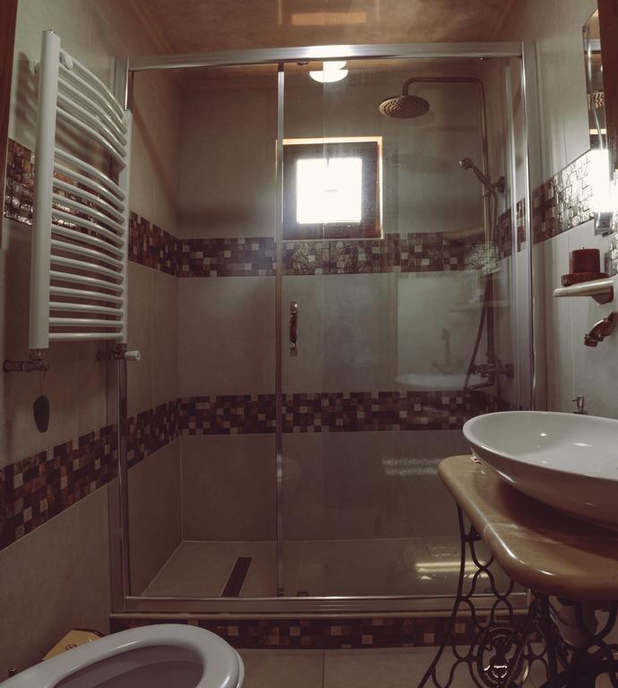 Casa De Khasia Zugdidi Buitenkant foto
