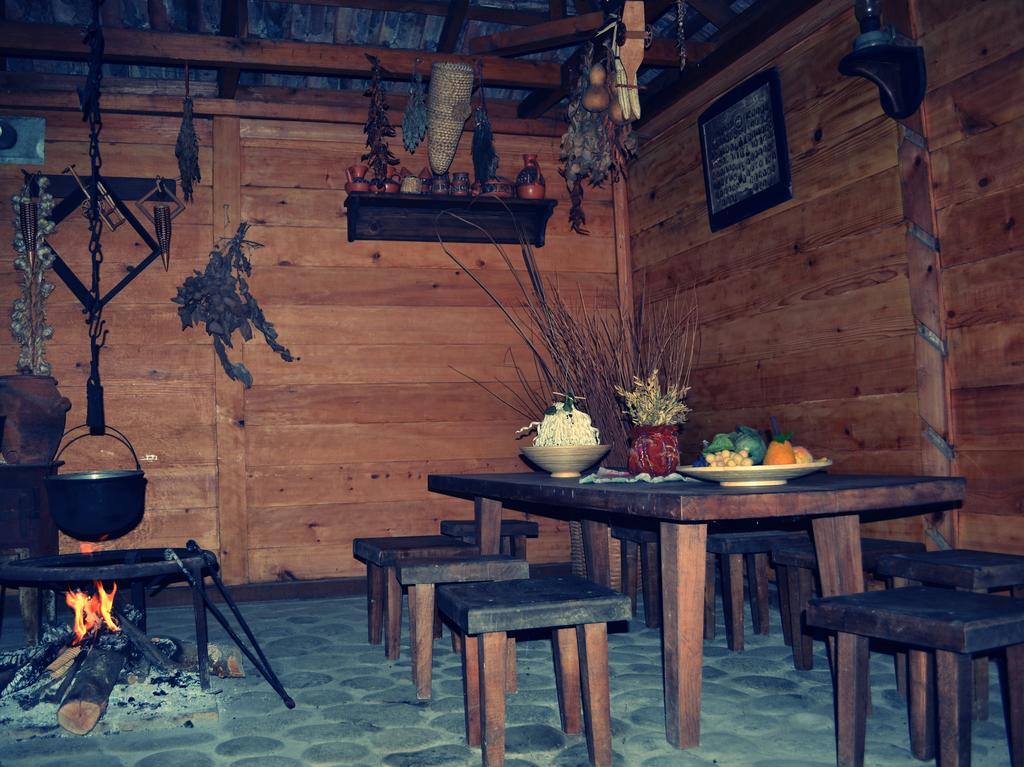 Casa De Khasia Zugdidi Buitenkant foto