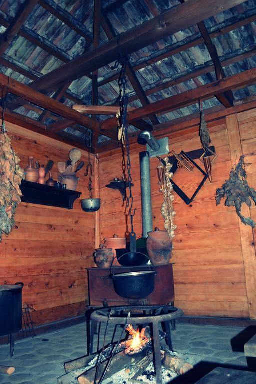 Casa De Khasia Zugdidi Buitenkant foto