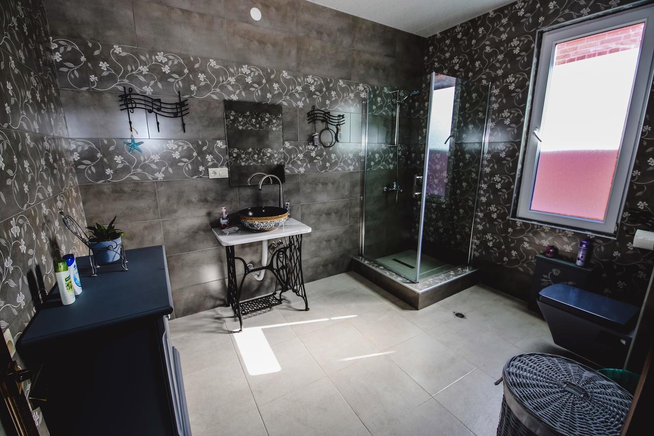 Casa De Khasia Zugdidi Buitenkant foto